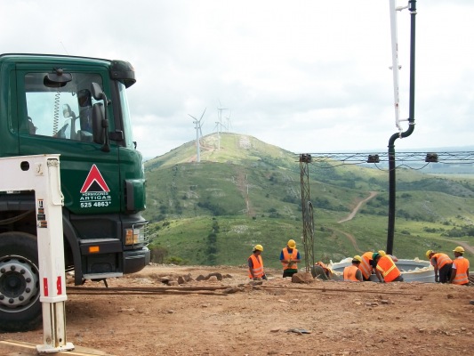 Cementos Artigas culmina ciclo de 10 años de suministro a parques eólicos